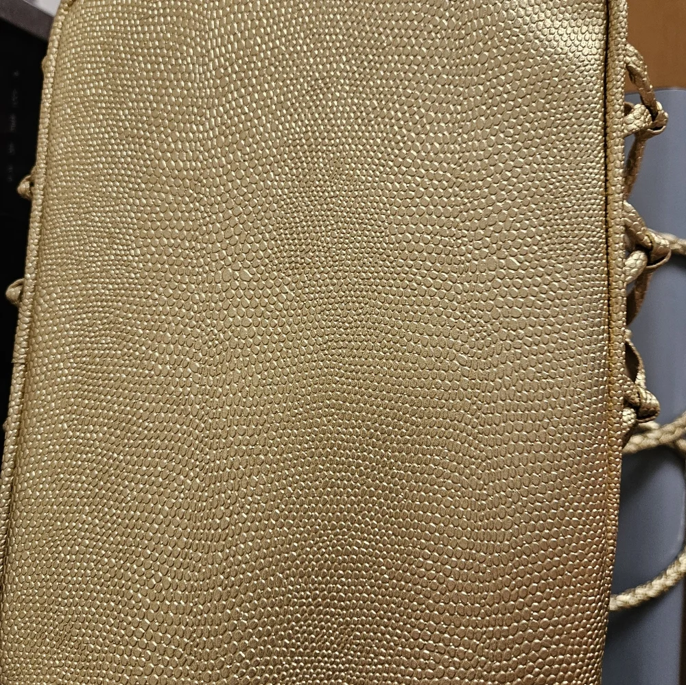 Tianni Metallic Gold Woven Bucket Bag - Picture 15 of 15